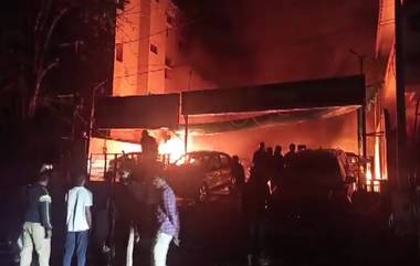 Fire Breaks Out: হায়দরাবাদে গাড়ির শোরুমে ভয়াবহ আগুন, পুড়ে ছাই একাধিক গাড়ি