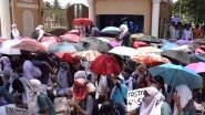 Stage Protest: তীব্র তাপপ্রবাহে পরীক্ষা স্থগিত রাখার দাবিতে কলেজ পড়ুয়াদের বিক্ষোভ, দেখুন ভিডিও