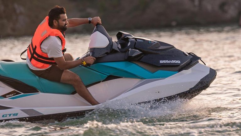 Rohit Sharma on Vacation:  দেখুন, আইপিএলের মাঝেই সপরিবারে ছুটি কাটাচ্ছেন রোহিত শর্মা