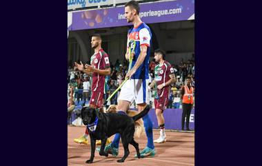 Rescued Dog Awareness in Bengaluru-Mohun Bagan Match: দেখুন,  সচেতনতা বাড়াতে মাঠে উদ্ধার করা কুকুর নিয়ে বেঙ্গালুরু-মোহনবাগানের খেলোয়াড়রা