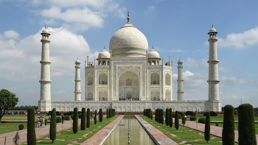 Agra Taj Mahal: উৎসবের মরশুমে বিশ্বরেকর্ড গড়ল প্রেমের প্রতীক তাজমহল