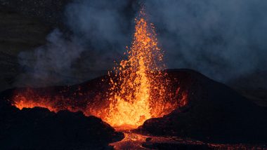 Volcano: 'ব্লু ফায়ারের' টানে নিজস্বী তুলতে গিয়ে আগ্নেয়গিরির মুখে পড়ে প্রাণ খোঁয়ালেন মহিলা, মর্মান্তিক ঘটনা