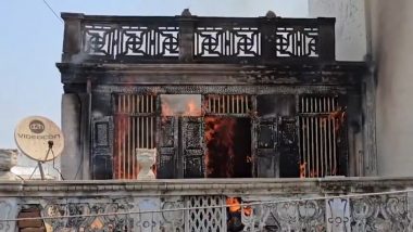 Gujarat Fire: সোনার দোকানে ভয়াবহ আগুন! দমকল বাহিনীর চেষ্টায় ঘন্টাখানেকের মধ্যে পরিস্থিতি নিয়ন্ত্রণে