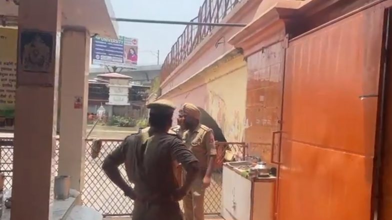 Uttar Pradesh: গঙ্গাস্নান সেরে পুজো দেওয়ার জন্যে মন্দিরের বাইরে রয়েছে চেঞ্জিং রুম, সেখান থেকে মিলল লুকনো ক্যামেরা, উদ্ধার ৩২০টি ভিডিয়ো