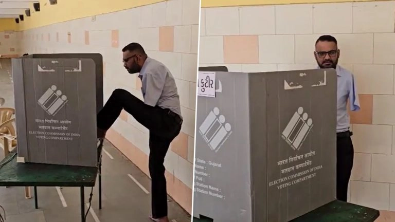 Lok Sabha Elections 2024: দুর্ঘটনায় খুইয়েছেন দুটি হাত, পা দিয়েই ভোটাধিকার প্রয়োগ গুজরাটের যুবকের, দেখুন