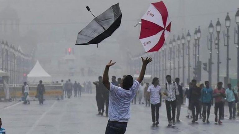 Delhi Weather Update: স্বস্তির বৃষ্টিতে ভিজল দিল্লি, আজ কেমন থাকবে রাজধানীর আবহাওয়া?