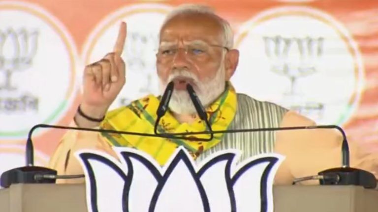 Modi in Purulia's Public Rally: '৪ জুনের পর নতুন সরকার গড়ে ভ্রষ্টাচারীদের জেলে পুরব', পুরুলিয়ার জনসভা থেকে মোদীর গ্যারান্টি