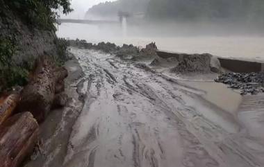 Sikkim Rain: প্রবল বৃষ্টিতে বিপর্যস্ত সিকিম, ভূমিধসের জেরে বন্ধ জরুরি রস্তাঘাট, আটকে পর্যটকেরা