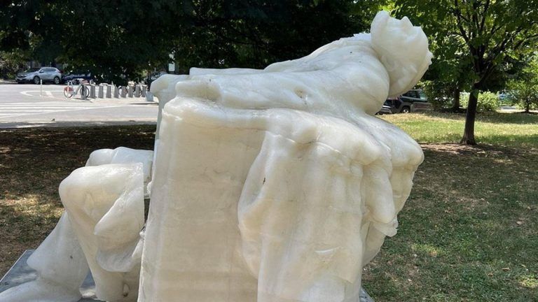 Abraham Lincoln Statue Melts: গরমে গলে গেলো মার্কিন যুক্তরাষ্ট্রের প্রেসিডেন্ট আব্রাহাম লিংকনের মূর্তি, দেখুন ভাইরাল ছবি