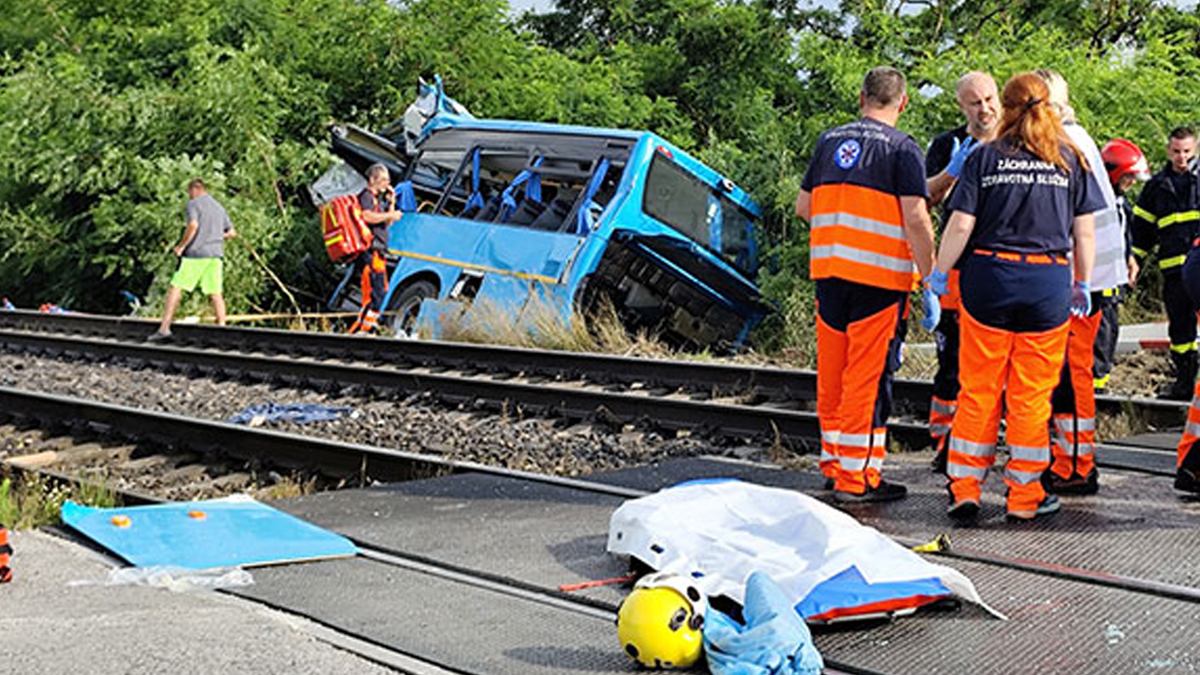 Slovakia Train and Bus collision: স্লোভাকিয়ায় ট্রেন ও বাসের ভয়াবহ সংঘর্ষে মৃত কমপক্ষে ৬, আহত অনেকে