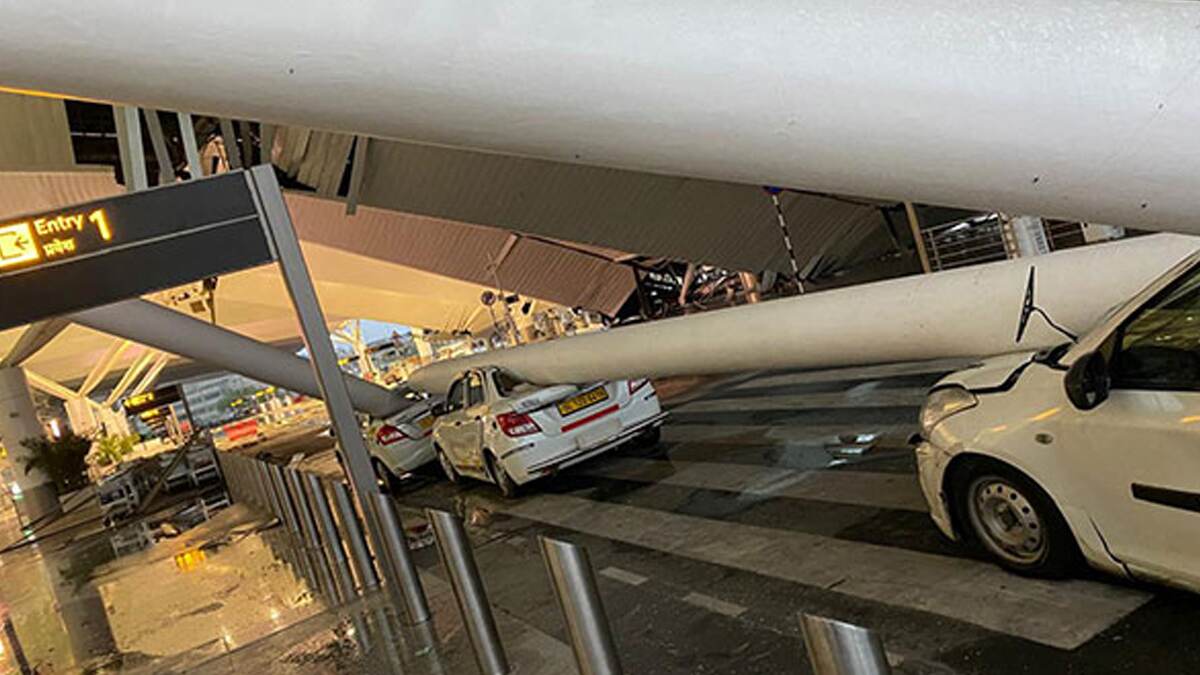 Delhi Airport: ভেঙে পড়ল দিল্লি বিমানবন্দরের টার্মিনাল ১-এর ছাঁদ! আহত ছয়, ক্ষতিগ্রস্থ একাধিক গাড়ি