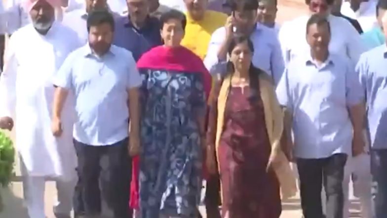 Arvind Kejriwal: 'মনে হচ্ছে যেন তিনি জঙ্গি'... কেজরিওয়ালের জামিন স্থগিত হতেই ইডির বিরুদ্ধে তোপ দিল্লির মুখ্যমন্ত্রীর স্ত্রীর