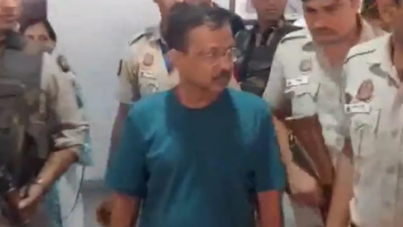 Arvind Kejriwal: সিবিআই হেফাজতে দিল্লির মুখ্যমন্ত্রী, 'একনায়ক ধ্বংস হোক', কেন্দ্রকে কটাক্ষ কেজরিওয়ালের স্ত্রী সুনীতার