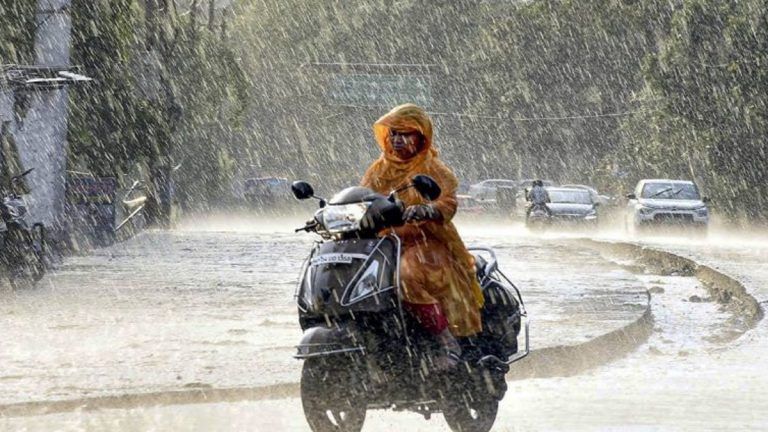 Kerala Rain: অবিরাম বৃষ্টিতে বিপর্যস্ত কেরল, ক্ষতিগ্রস্ত একাধিক বাড়ি, ছড়াচ্ছে আতঙ্ক