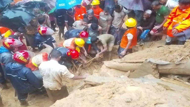 Landslides At Rohingya Camp: কক্সবাজারের রোহিঙ্গা ক্যাম্পে ধস, মারা গেলেন আট রোহিঙ্গাসহ নয়জন