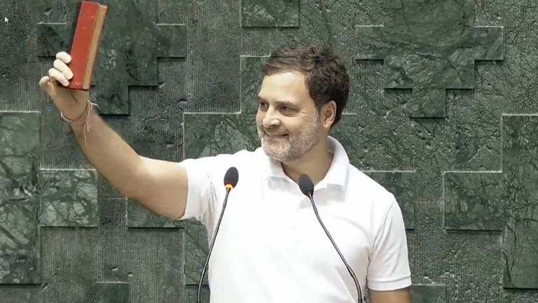 Rahul Gandhi: সংসদে শপথের পর 'জয় সংবিধান' বলে স্লোগান রাহুল গান্ধীর, দেখুন ভিডিয়ো