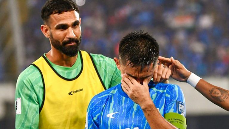 Sunil Chhetri Crying: চোখের জলে সল্টলেক স্টেডিয়ামে গার্ড অফ অনারে বিদায় ছেত্রীর; দেখুন ভিডিও