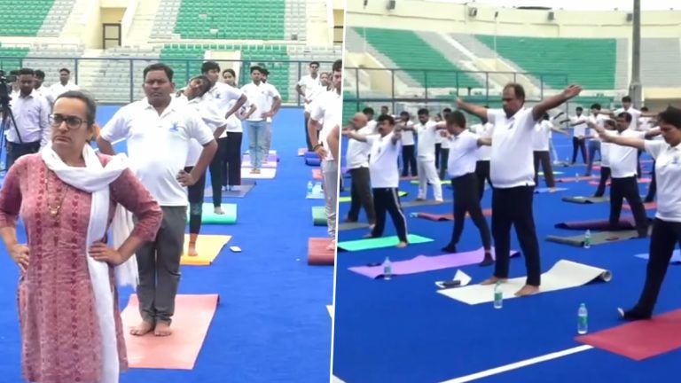 Yoga Mahotsav 2024:  দিল্লির মেজর ধ্যানচাঁদ জাতীয় স্টেডিয়ামে আজ অনুষ্ঠিত হচ্ছে যোগ মহোৎসব (দেখুন ভিডিও)