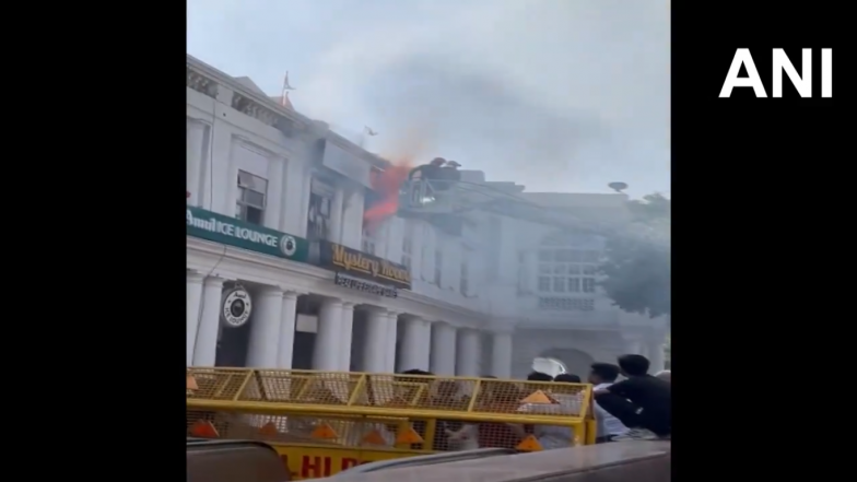 Delhi Fire: কানৌট প্লেসের একটি রহস্যজনক ঘরে আচমকাই লাগলো আগুন! আটকে এক ব্যক্তি