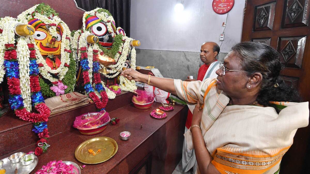 Droupadi Murmu's Birthday: জন্মদিনে জগন্নাথের দরবারে রাষ্ট্রপতি দ্রৌপদী মুর্মু, দিলেন পুজো, দেখুন ছবি